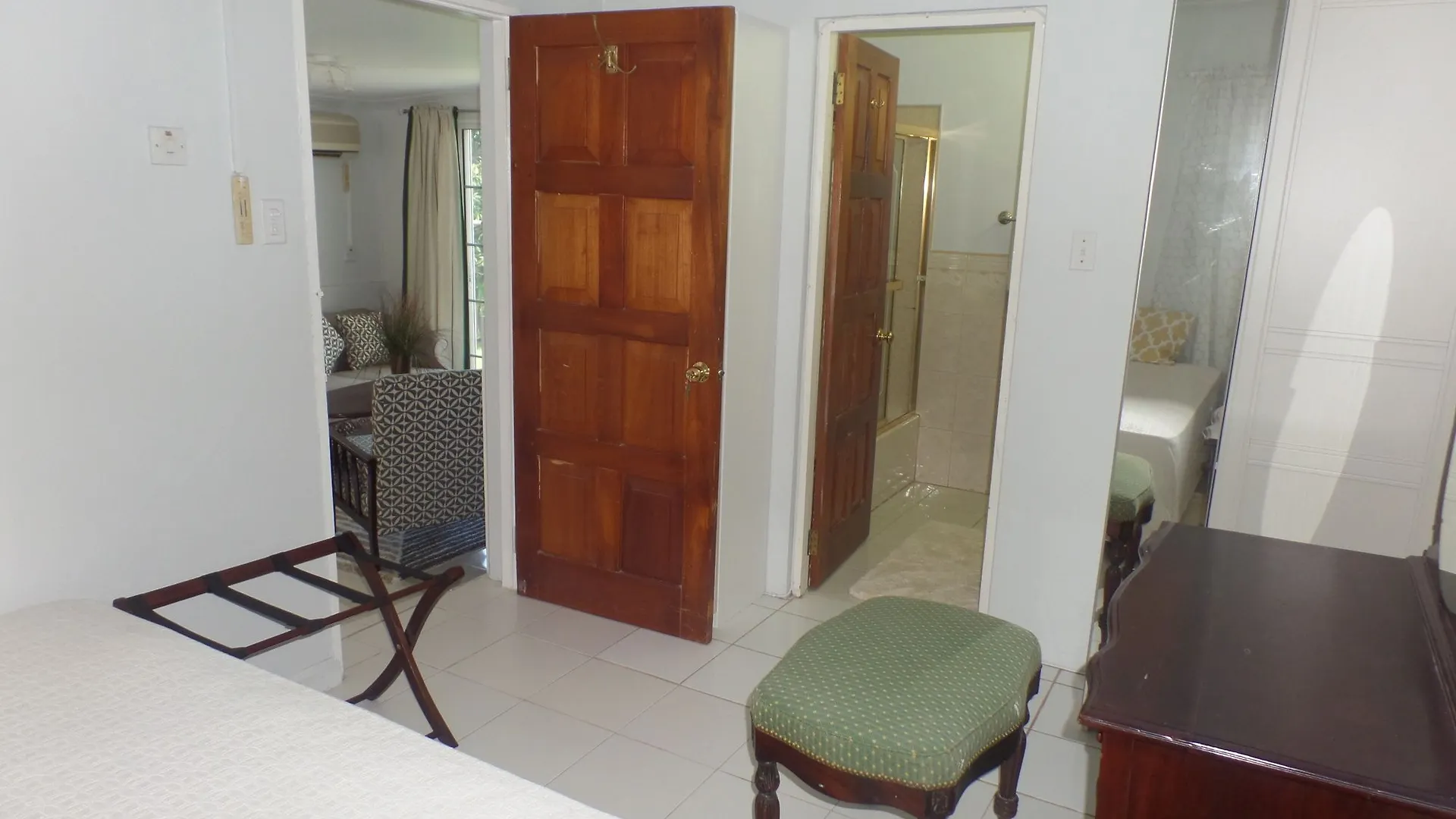 דירות אוצ'ו ריוס Upton Manor ג'מייקה