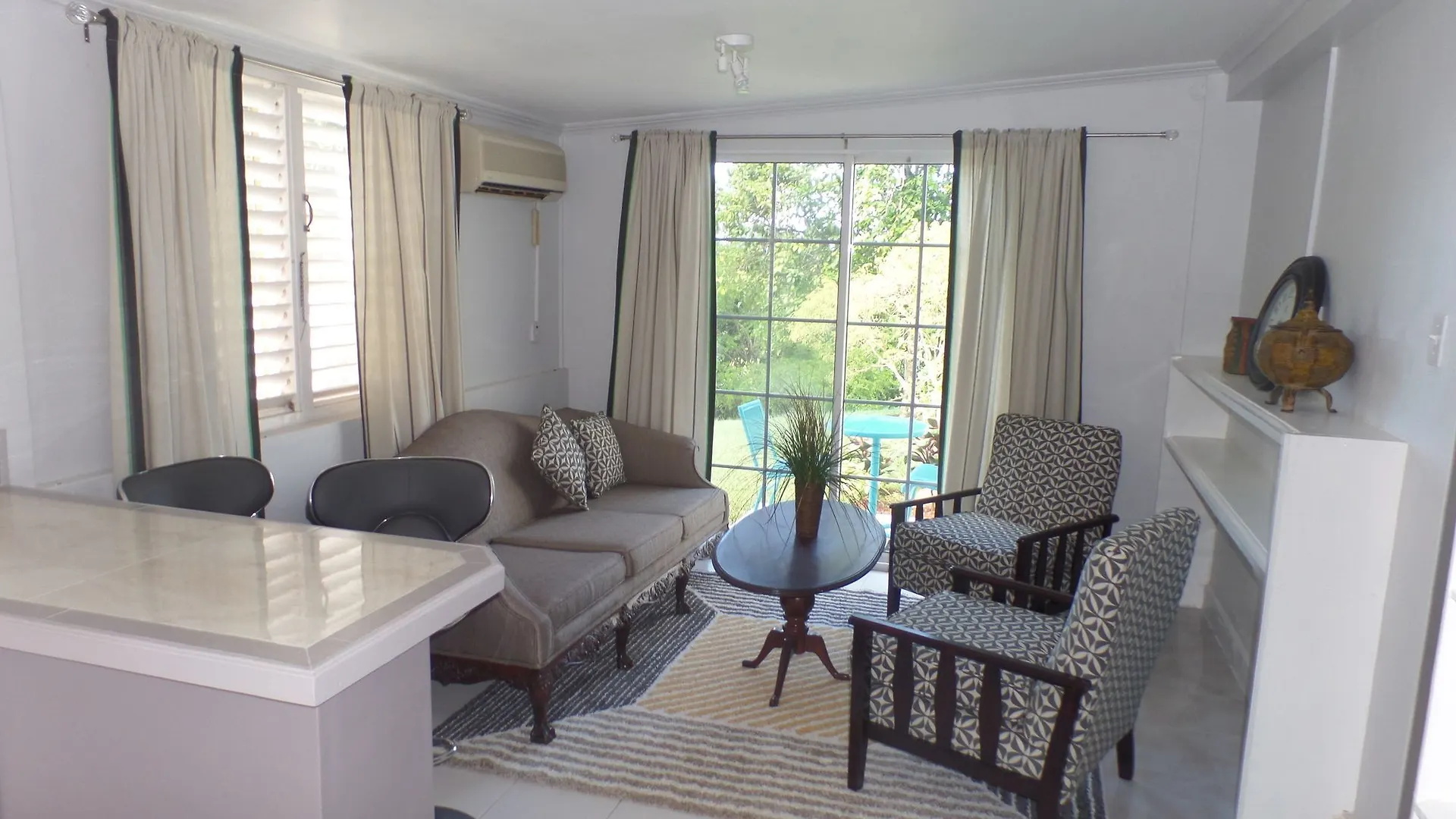 דירות אוצ'ו ריוס Upton Manor